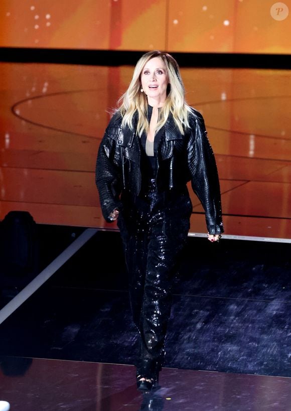 Exclusif - Lara Fabian lors de l'enregistrement de l'émission "La chanson secrète N°14", présentée par N.Aliagas et diffusée le 26 décembre sur TF1, consacrée à Lara Fabian à Paris le 10 décembre 2025. © Jacovides-Moreau/Bestimage