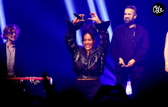 Amel Bent - Nouvelle édition du Foot-Concert organisé par le Réseau A.Ma.N.D./Huntington Avenir à la LDLC Arena à Lyon, le 11 Novembre 2024. Cet événement solidaire unique en France rassemble le sport et la musique pour lutter contre les maladies neurodégénératives. © Dominique Jacovides/Bestimage