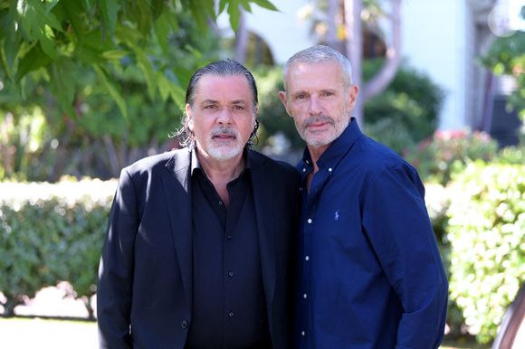 Le film, porté à l’époque par Jean-Baptiste Maunier, avait été nommé aux Oscars.

Christophe Barratier (co fondateur du festival), Lambert Wilson (invité d'honneur du festival) lors de la 11ème édition du festival Cinéma & musique de film de La Baule le 28 juin 2025
Rachid Bellak / Bestimage