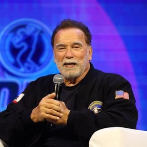 À 78 ans, Arnold Schwarzenegger, est devenu un véritable gourou du bien-être avec son programme le "Arnold’s Pump Club".

Arnold Schwarzenegger au festival Arnold Sports UK. © Imago/PsnewZ/Bestimage