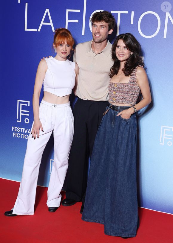 Lors du lancement, Montmartre a rassemblé environ 3,79 millions de téléspectateurs.

Claire Romain, Victor Meutelet et Alice Dufour lors du photocall du film "Montmartre'" lors du Festival de la Fiction de la Rochelle le 18 Septembre 2025.

© Denis Guignebourg/Bestimage