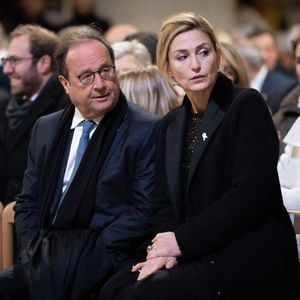 François Hollande et Julie Gayet à la cérémonie de réouverture de Notre-Dame.

Francois Hollande et Julie Gayet, lors de la cérémonie de réouverture de la cathédrale Notre-Dame de Paris, le 7 décembre 2024. Joyau de l'art gothique, lieu de culte et de culture, symbole universel de la France et de son histoire, la cathédrale Notre-Dame de Paris rouvrira ses portes les 7 et 8 décembre, cinq ans après le terrible incendie qui l'a ravagée le 15 avril 2019. Photo by Eric Tschaen/Pool/ABACAPRESS.COM