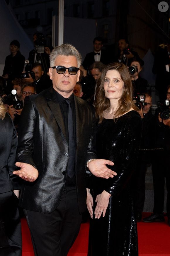 Benjamin Biolay, Chiara Mastroianni - Descente des marches du film « Marcello Mio » lors du 77ème Festival International du Film de Cannes, au Palais des Festivals à Cannes. Le 21 mai 2024
© Jacovides-Moreau / Bestimage