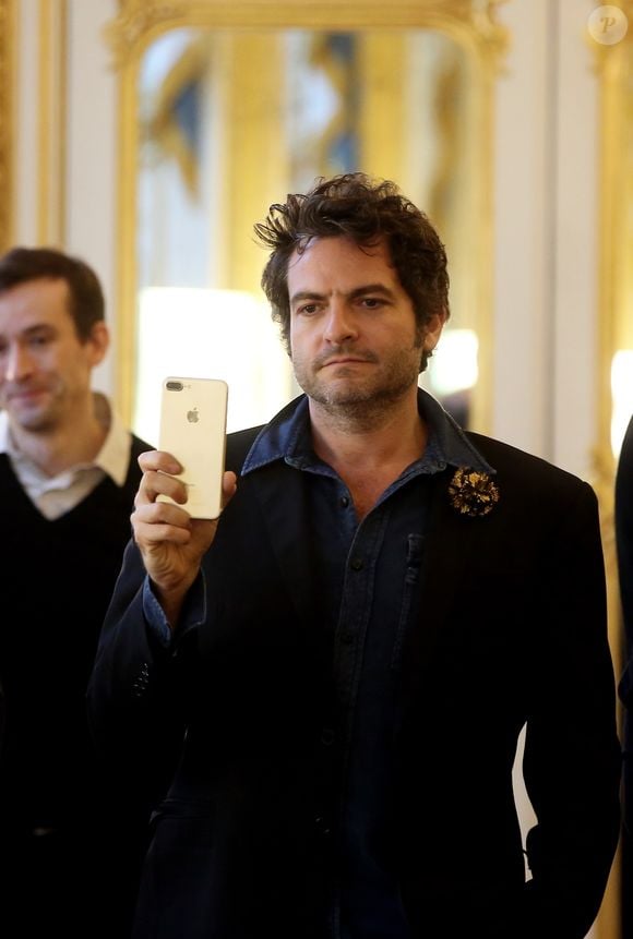 Le chanteur M (Matthieu Chedid) - Audrey Azoulay a fait Commandeur de l'ordre des Arts et des Lettres, Louis Chedid dans le salon du Ministère à Paris, le 25 Octobre 2016. © Dominique Jacovides/Bestimage