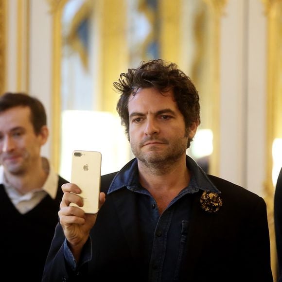 Le chanteur M (Matthieu Chedid) - Audrey Azoulay a fait Commandeur de l'ordre des Arts et des Lettres, Louis Chedid dans le salon du Ministère à Paris, le 25 Octobre 2016. © Dominique Jacovides/Bestimage