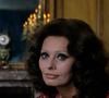 L'établissement devenu Palace rappelle en effet que la comédienne résidait juste en face du Penthouse de l'hôtel, admirant la ville depuis son balcon. 

Archives - Rendez-vous avec Sophia LOREN chez elle, dans son appartement Avenue Georges V, à Paris. Novembre 1975
© Michel Ristroph via Bestimage