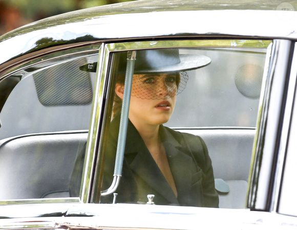 La princesse Eugenie d'York - Sorties du service funéraire à l'Abbaye de Westminster pour les funérailles d'Etat de la reine Elizabeth II d'Angleterre. Le 19 septembre 2022 (Mirrorpix / Bestimage).