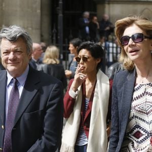 Jean-Louis Borloo et sa femme Béatrice Schönberg - Sorties des obsèques de Patrice Dominguez en la basilique Sainte Clotilde à Paris. Le 16 avril 2015. Photo par Jacovides - Clovis / Bestimage