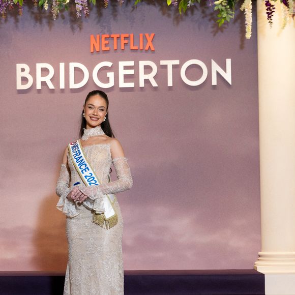Hinaupoko Devèze (Miss France 2026) - Photocall de l'avant-première mondiale parisienne de la saison 4 Netflix de "Bridgerton" au Palais Brongniart à Paris, France, le 14 janvier 2026. © Cyril Moreau/Bestimage