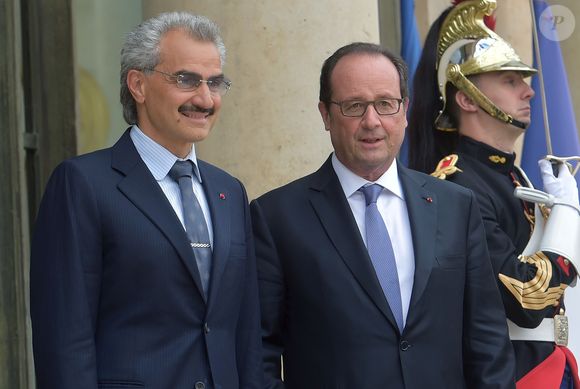 Le président François Hollande reçoit le prince Al-Walid ben Talal ben Abdelaziz Al Saoud au palais de l'Elysée le 8 septembre 2016.
© Giancarlo Gorassini / Bestimage