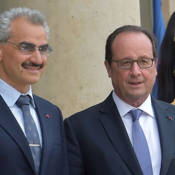 Le président François Hollande reçoit le prince Al-Walid ben Talal ben Abdelaziz Al Saoud au palais de l'Elysée le 8 septembre 2016.
© Giancarlo Gorassini / Bestimage
