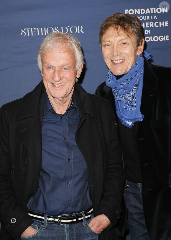 Dave traverse cette épreuve alors qu'il souffre toujours des séquelles d'une grave chute.

Dave et son compagnon Patrick Loiseau - Soirée de gala pour la Fondation de la Recherche en Physiologie, "Les Stéthos d'Or" au Four Seasons Hôtel George V à Paris le 16 mars 2026. © Coadic Guirec/Bestimage