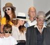 Jack Depp menait jusqu’à récemment une vie des plus ordinaires.
Vanessa Paradis arrive avec ses enfants Lily-Rose Depp et Jack Depp à l'aéroport de LAX à Los Angeles. Lily-Rose Depp est accompagnée de son petit ami Ash Stymest.