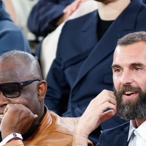 Basile Boli et Benoît Paire en tribunes lors des Internationaux de France de Tennis de Roland Garros 2025, à Paris, France, le 6 juin 2025. © Jacovides-Moreau/Bestimage