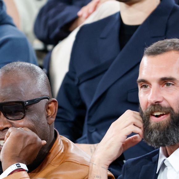 Basile Boli et Benoît Paire en tribunes lors des Internationaux de France de Tennis de Roland Garros 2025, à Paris, France, le 6 juin 2025. © Jacovides-Moreau/Bestimage