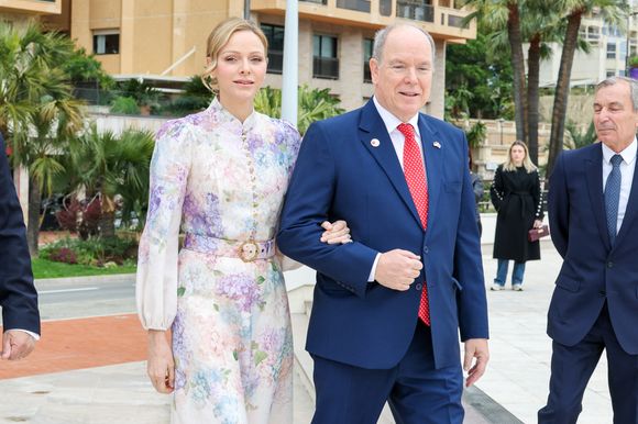 Le prince Albert II de Monaco et la princesse Charlène de Monaco lors de la célébration des 20 ans de relations diplomatiques entre le Japon et Monaco, sur le parvis du Grimaldi Forum, près du jardin japonais, àMonaco, le 21 mars 2026. © Claudia Albuquerque/Bestimage