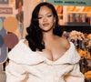 Hydrater consiste à apporter de l’eau, nourrir à renforcer avec des lipides, deux actions complémentaires.

Rihanna pose lors du lancement de sa première marque de soins capillaires, Fenty Hair, chez Selfridges à Londres le 16 septembre 2024. © Tiziano Da Silva/Bestimage