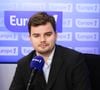 Cet été, le journaliste politique qui officie sur Europe 1 et CNews a jeté son dévolu sur plusieurs destinations. 

Gauthier Le Bret sur le plateau de l'émission "On marche sur la tête" en direct sur Europe 1 le 29 janvier 2025.

© Jack Tribeca / Bestimage