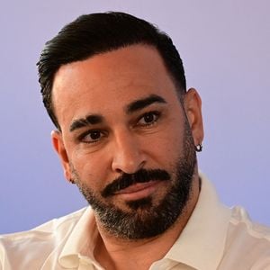 Son objectif est de faire passer un message et de déconstruire son étiquette de "remplaçant" liée à la Coupe du monde 2018.
Une conférence sur le thème de la création de nouveaux horizons entre sport et divertissement avec Adil Rami, Sarah Ourahmoune, Allison Pineau et Inès Lagdiri-Nastasi au Loft Akili Mirari - Hôtel Five Seas à Cannes le mardi 19 mai 2026. © Romain Doucelin / Bestimage