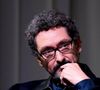 "Il est envoyé aux urgences, et avant de subir une lourde opération, il se sent partir, raconte Le Parisien. Mourir. Mais la vie revient." Après cette expérience traumatisante, David Foenkinos ne sera plus tout à fait le même...

Rencontre avec David Foenkinos à l'Artistique dans le cadre de la 6ème édition du festival Cinéroman, à Nice, le 4 octobre 2024. © Bruno Bebert - Dominique Jacovides / Bestimage