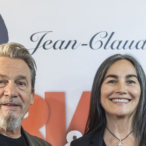 Florent Pagny, Coralie Baroux, Azucena Caamaño - Première de la pièce "Jean-Claude et Josephine, une histoire vraie jamais racontée" au théâtre de Passy à Paris le 16 septembre 2025.

© Benjamin Babiz / Bestimage