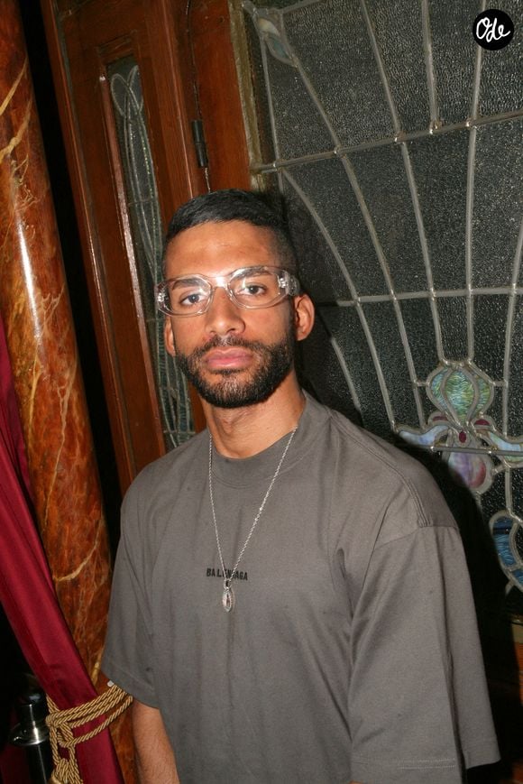 Bilal lors d'une fête surprise organisée pour les 54 ans de Stomy Bugsy à L'Injuste - Pigalle à Paris, le 21 mai 2026.

© JLPPA/Bestimage