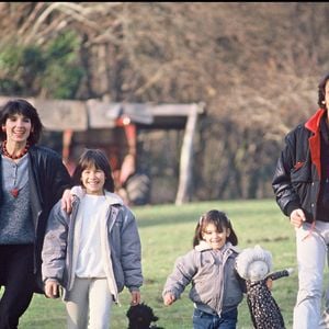 Archives : Michel Fugain, son ex Stéphanie et leurs filles Marie et Laurette