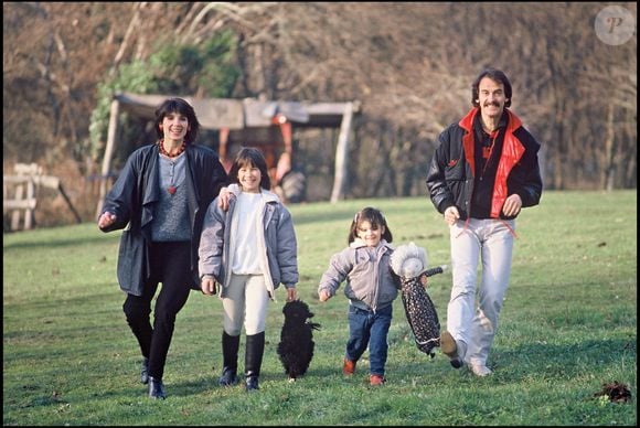 Archives : Michel Fugain, son ex Stéphanie et leurs filles Marie et Laurette