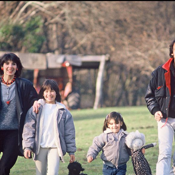 Archives : Michel Fugain, son ex Stéphanie et leurs filles Marie et Laurette