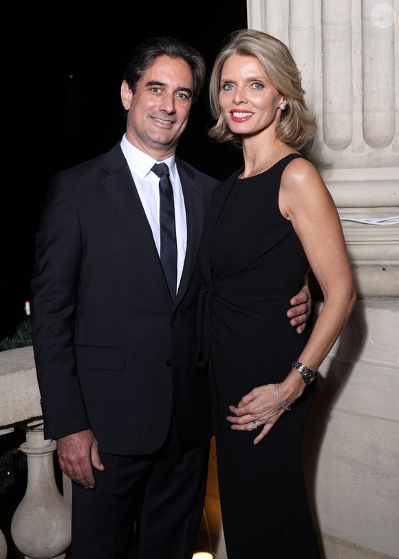 Entre nature sauvage, biodiversité exceptionnelle et histoire marquée par l’éruption de 1968, La Fortuna offre un décor unique pour cette parenthèse familiale.

Sylvie Tellier et son mari Laurent Schenten au gala de charité "Make a Wish X The New Siècle" à l'Hotel de Crillon à Paris le 16 décembre 2025.

© Denis Guignebourg / Bestimage