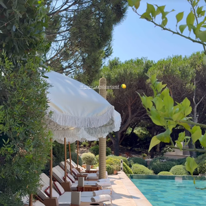 Au programme, des rires, de la joie dans un cadre idyllique.

Didier Deschamps : Les festivités de mariage ont commencé pour son fils et sa belle-fille