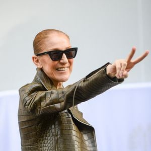 Céline Dion - Céline Dion acclamée par ses fans à la sortie du palace Royal Monceau à Paris le 31 août 2026
© Marc Ausset Lacroix / Bestimage