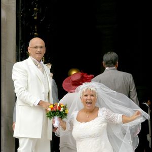 Archive - Mariage de Mimie Mathy et Benoist Gérard à la mairie de Neuilly Sur Seine le 27 août 2005. © Guillaume Gaffiot / Bestimage