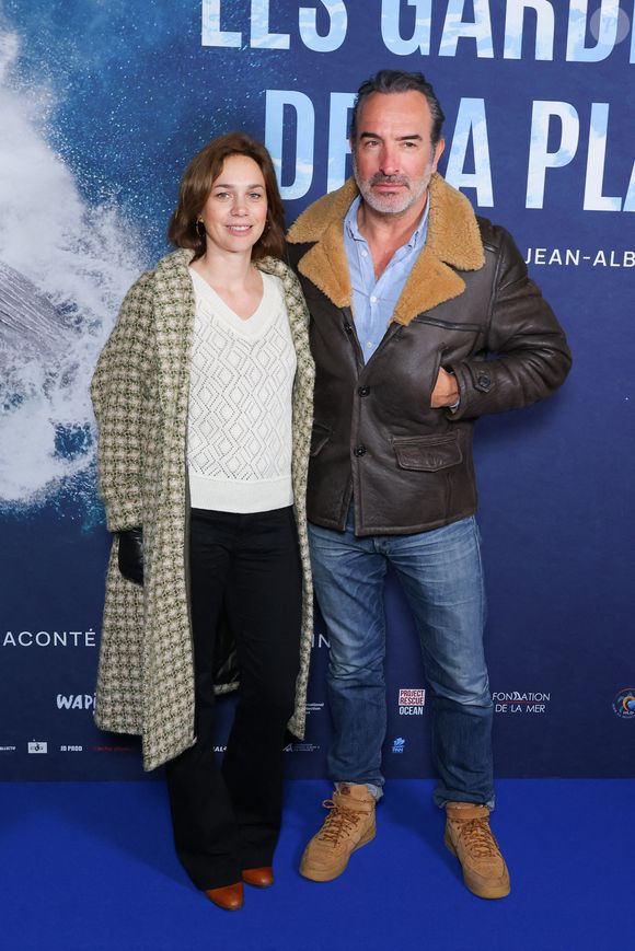 Nathalie Pechalat et Jean Dujardin assistent à l'avant-première du photocall de Les Gardiennes De La Planete (Whale Nation) au Cinéma Wepler le 12 février 2023 à Paris, France. Photo by David Boyer/ABACAPRESS.COM