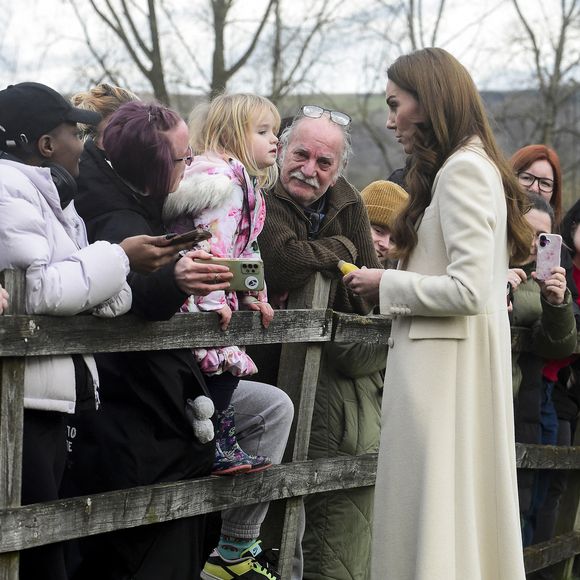 Catherine (Kate) Middleton, princesse de Galles visite Corgi, un fabricant de textiles familial spécialisé dans la production de chaussettes et de tricots, le 30 janvier 2025 à Ammanford, au Pays de Galles, au Royaume-Uni, le 30 janvier 2025.Julien Burton / Bestimage