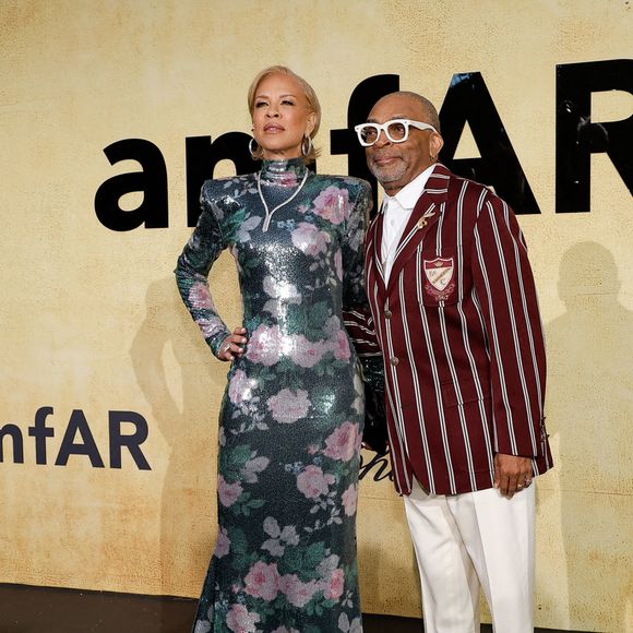 afin de récolter des dons pour la recherche sur le sida.

Spike Lee et sa femme Tonya Lewis Lee au photocall du gala AmFar 2025 by Chopard à l'Hôtel du Cap-Eden-Roc à Antibes le 22 mai 2025.

© Moreau / Jacovides / Bestimage