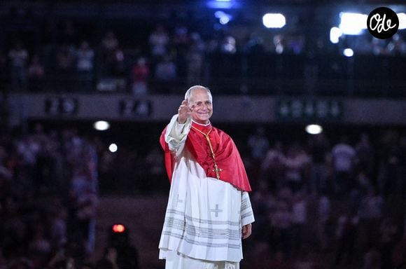 Le pape Léon XIV a été accueilli par 80 000 jeunes au Stade de France.


Le pape Léon XIV acclame et prie avec la foule au Stade de France à Saint-Denis, près de Paris, le 25 septembre 2026. Photo de Firas Abdullah/ABACAPRESS.COM