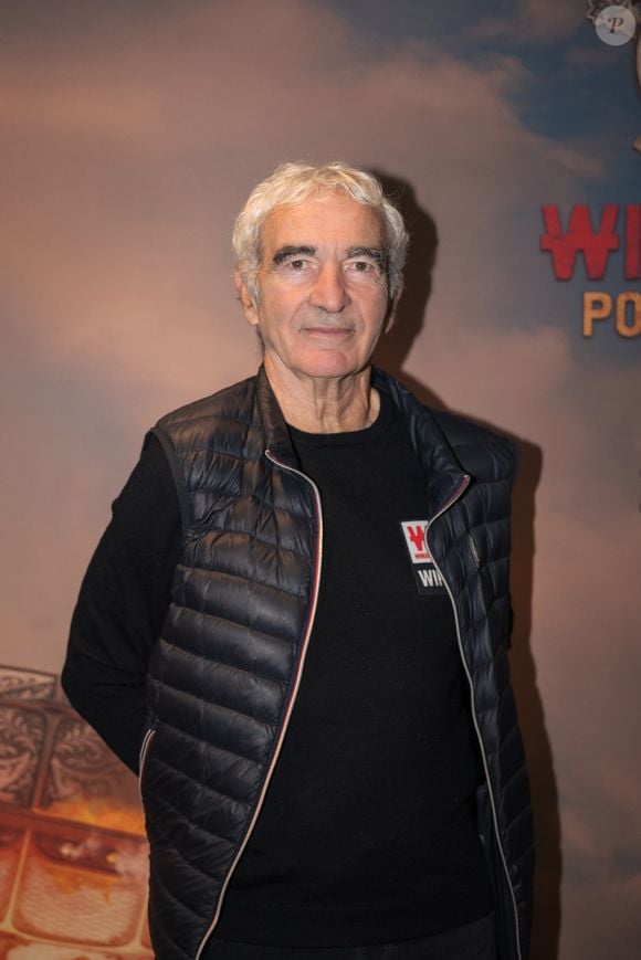Raymond Domenech - Photocall du Winamax Poker Tour à Paris le 8 Novembre 2025. ©Florian Lavielle/Bestimage