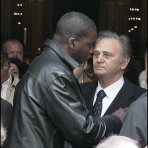 Jacques Martial et Roger Hanin lors des funérailles de Daniel Rialet en l'église Notre Dame de Passy à Paris. 18 avril 2006. © AGENCE / BESTIMAGE