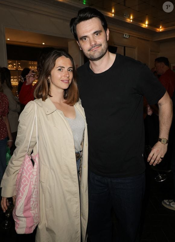 Exclusif - Clémence Lassalas et Julien Personnaz lors de la générale de la pièce "Amis pour la vie" au théâtre de l'Oeuvre à Paris le 24 avril 2025. La représentation est suivie d'un cocktail.

© Coadic Guirec / Bestimage