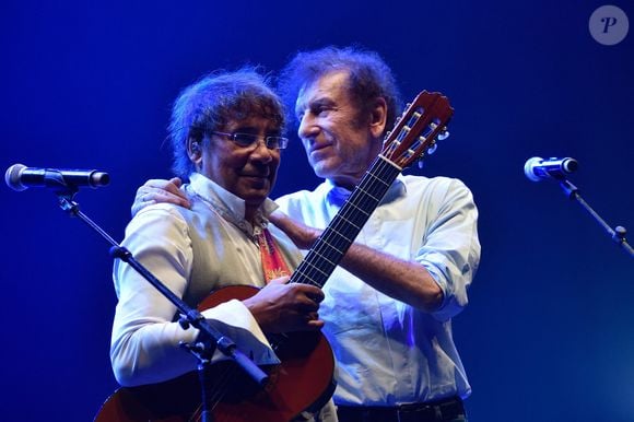 Alain Souchon, Laurent Voulzy sur scène pendant le un concert 'Agir en Scene' a l'Olympia, Paris, France, le 17 octobre 2017. Photo par Alban Wyters/Abaca