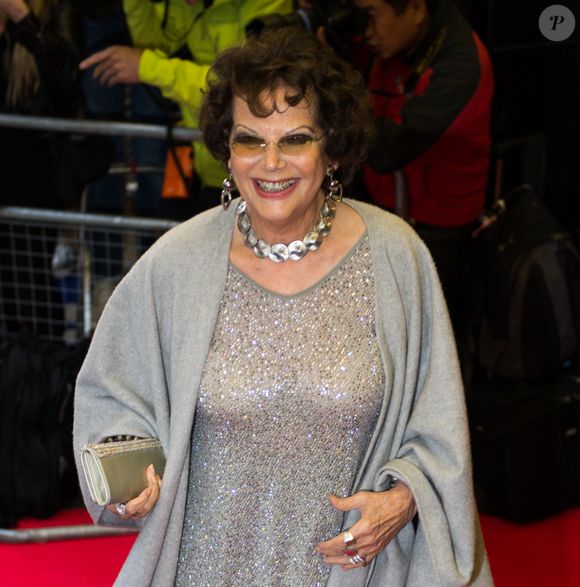 Claudia Cardinale - Première du film "Effie Gray" à Londres le 5 octobre 2014. (AGENCE / BESTIMAGE).