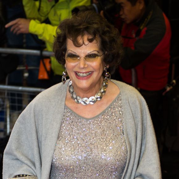 Claudia Cardinale - Première du film "Effie Gray" à Londres le 5 octobre 2014. (AGENCE / BESTIMAGE).