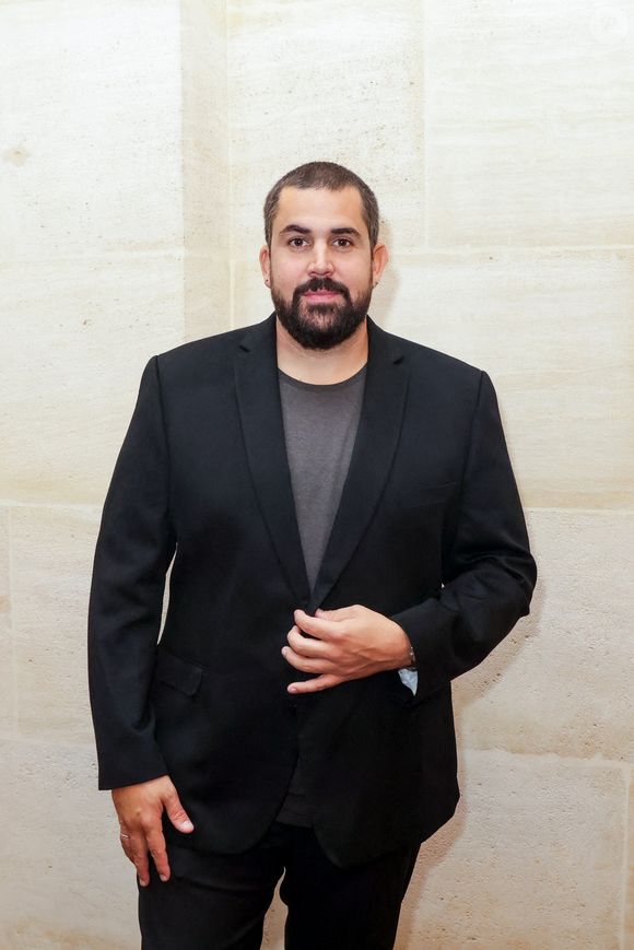 L'acteur a perdu 35 kilos.

Artus présente le making of de son film "Un p’tit truc en plus" projeté au Sénat à Paris, France, le 8 octobre 2024. © Jack Tribeca/Bestimage