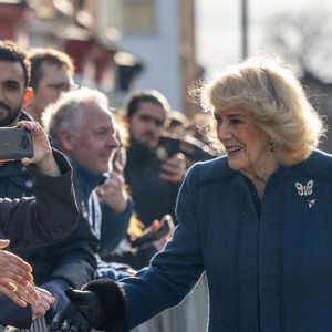 Leurs Majestés, le roi Charles III d'Angleterre et Camilla Parker Bowles, reine consort d'Angleterre, en visite à Middlesbrough, Royaume Uni, le 13 février 2025. © Andy Commins/MirrorPix/Bestimage