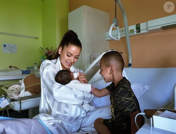 Olivia Gayat, son fils Kayden et son nourrisson

Publication Instagram du 11 juin 2025

Crédit : compte Instagram d'Olivia Gayat