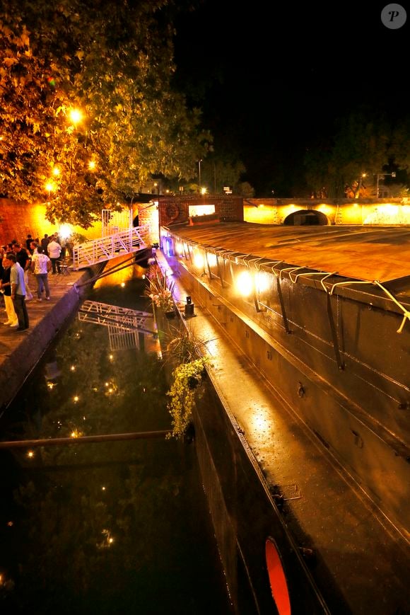 Un appel à l'aide avec l'ouverture d'une cagnotte en ligne pour sauver la péniche-musée.

Semi-Exclusif -   Illustration - La péniche "Maison Claude Nougaro" à Toulouse, le 24 août 2020. © agence Bestimage