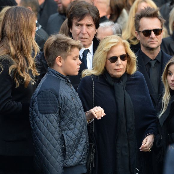 Cameron Smet, Sylvie Vartan, sa fille Darina Scotti, David Hallyday - Sorties de l'église de la Madeleine après les obsèques de Johnny Hallyday à Paris. © Veeren / Bestimage