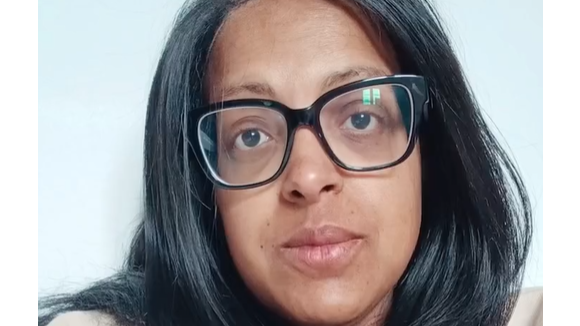 "Il va m'enfermer dans une boîte en verre" : Cynthia, ex-Maestro de N'oubliez pas les paroles, se confie sur le traitement qu'elle s'apprête à entamer pour se soigner