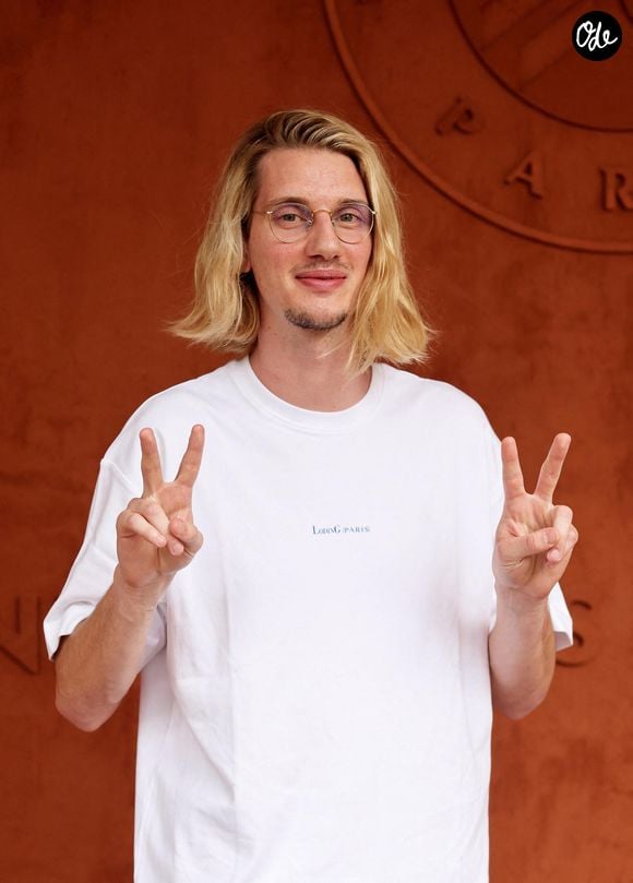 Paul Mirabel au village lors des Internationaux de France de tennis de Roland Garros 2023, à Paris, France, le 11 juin 2023. © Jacovides-Moreau/Bestimage